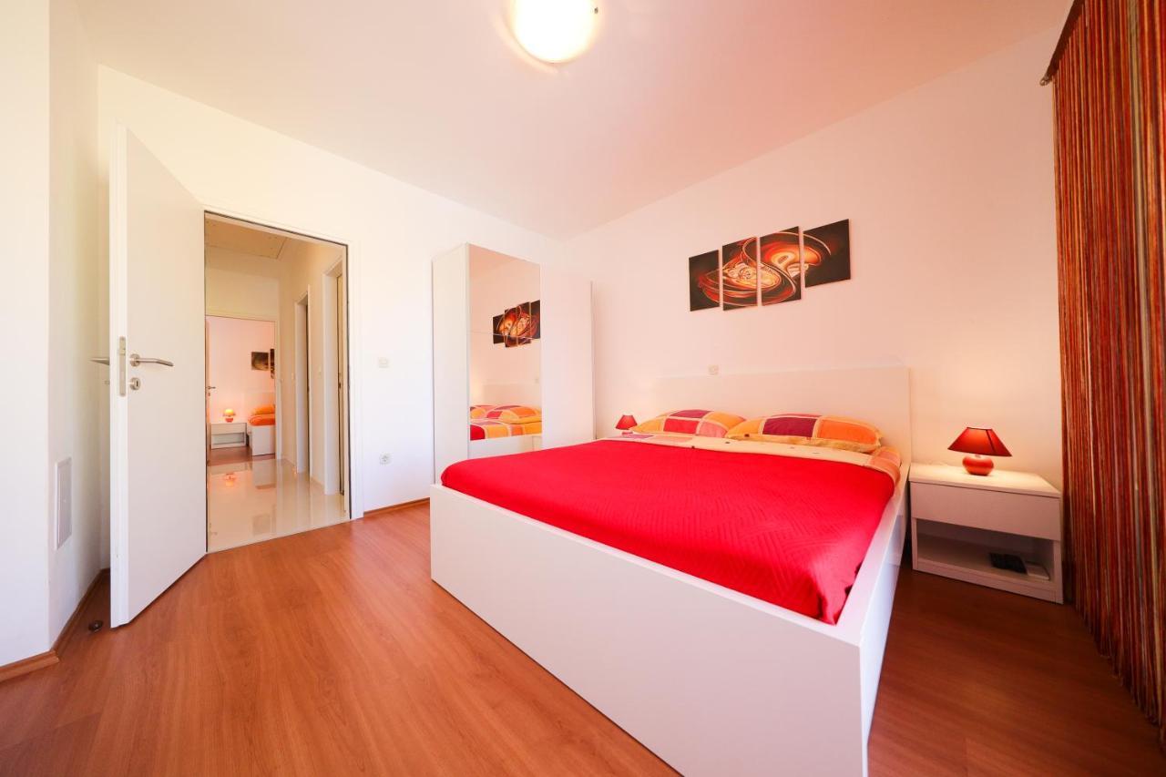 Villa Pino With Pool, Sauna & Jacuzzi Petrcane Eksteriør billede