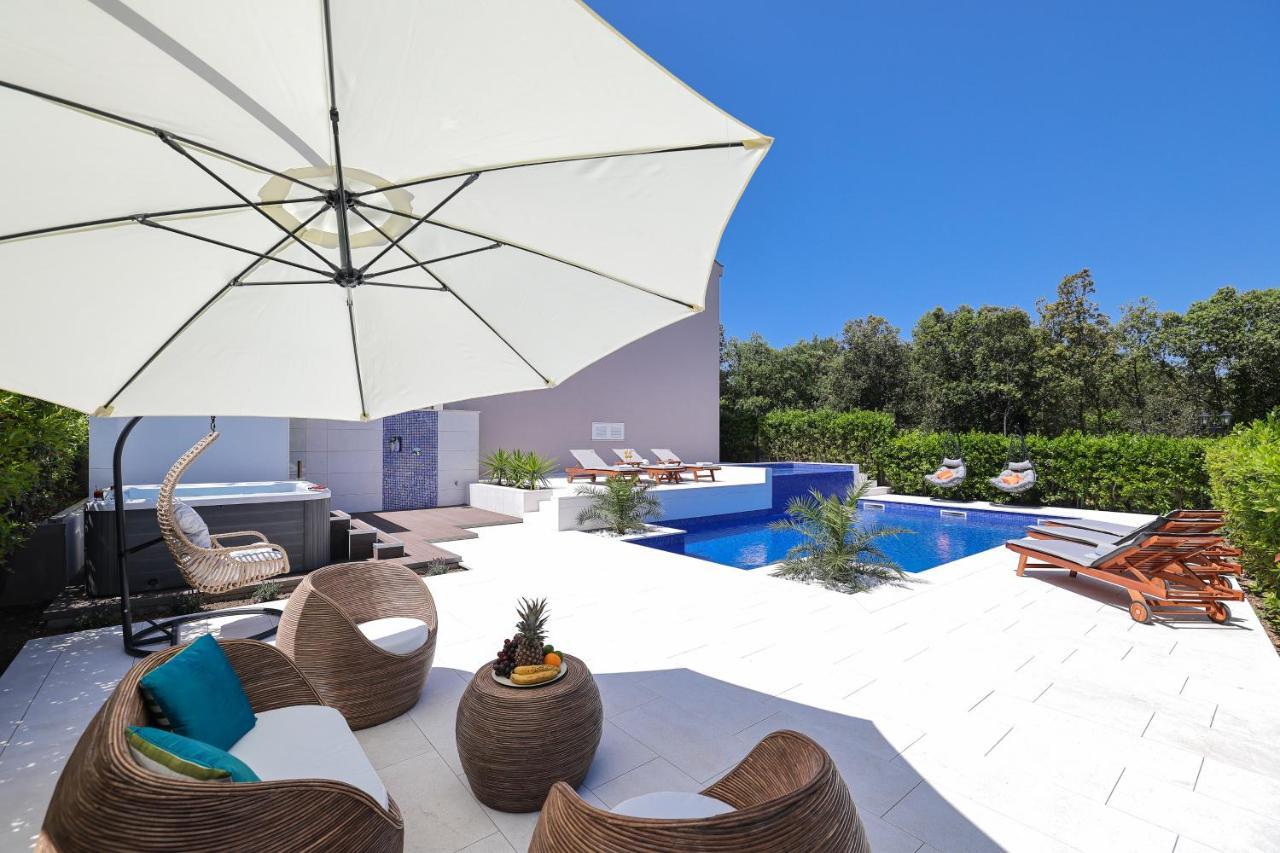 Villa Pino With Pool, Sauna & Jacuzzi Petrcane Eksteriør billede
