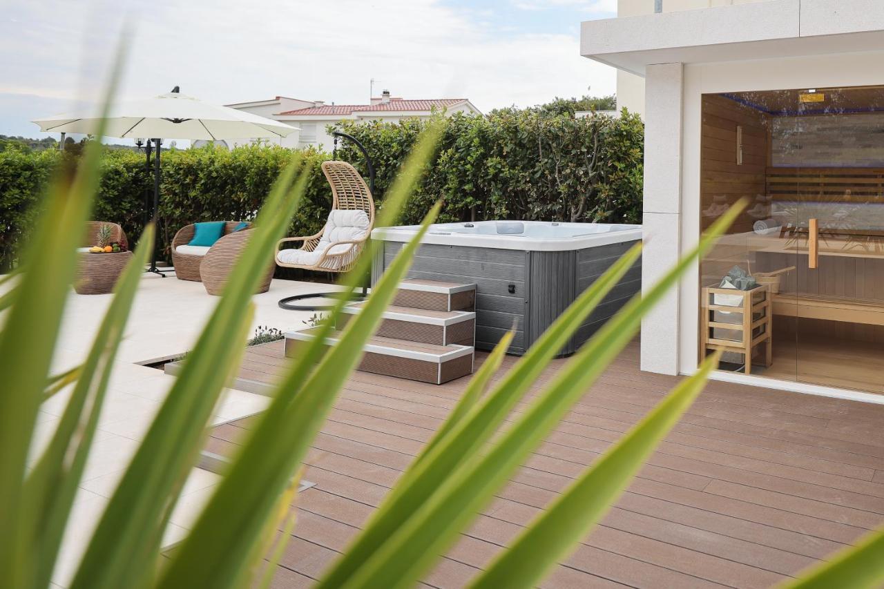 Villa Pino With Pool, Sauna & Jacuzzi Petrcane Eksteriør billede