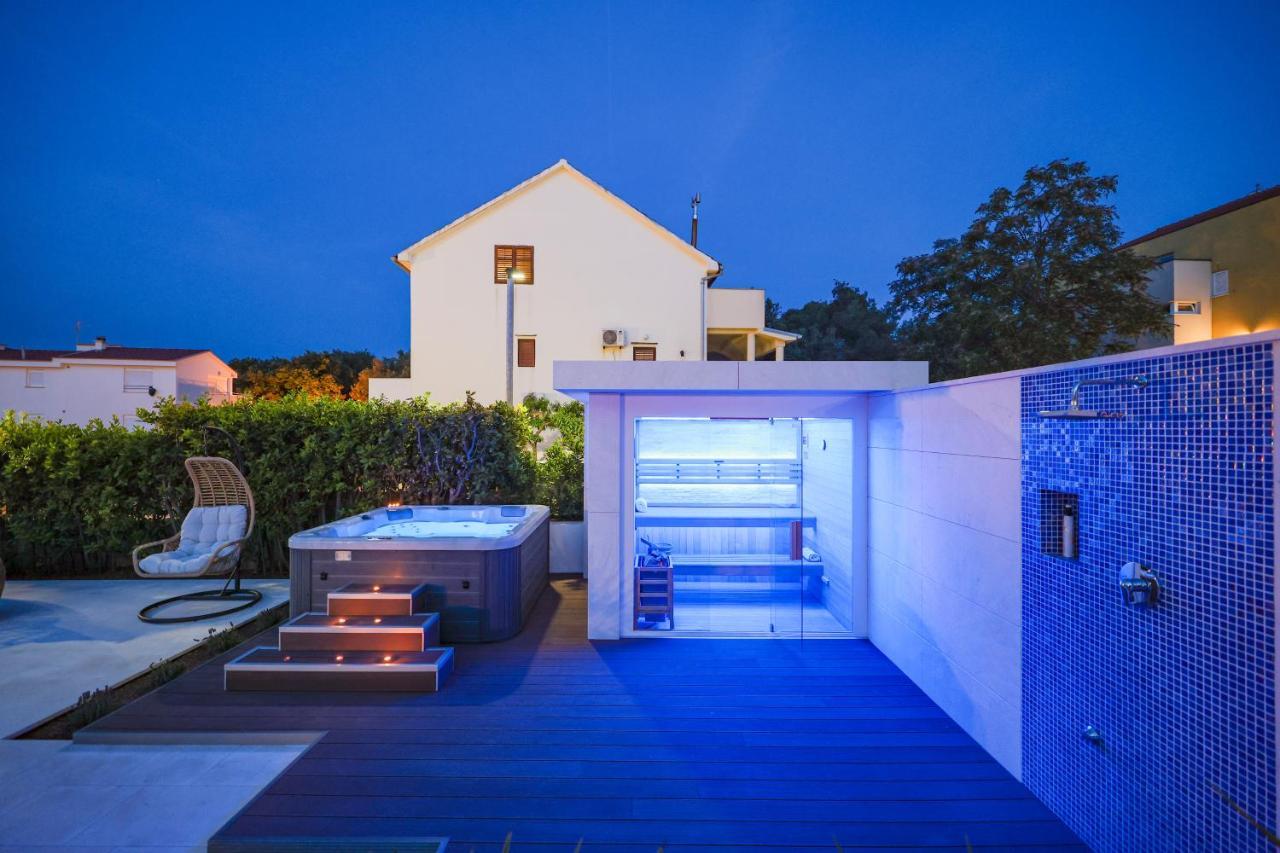 Villa Pino With Pool, Sauna & Jacuzzi Petrcane Eksteriør billede