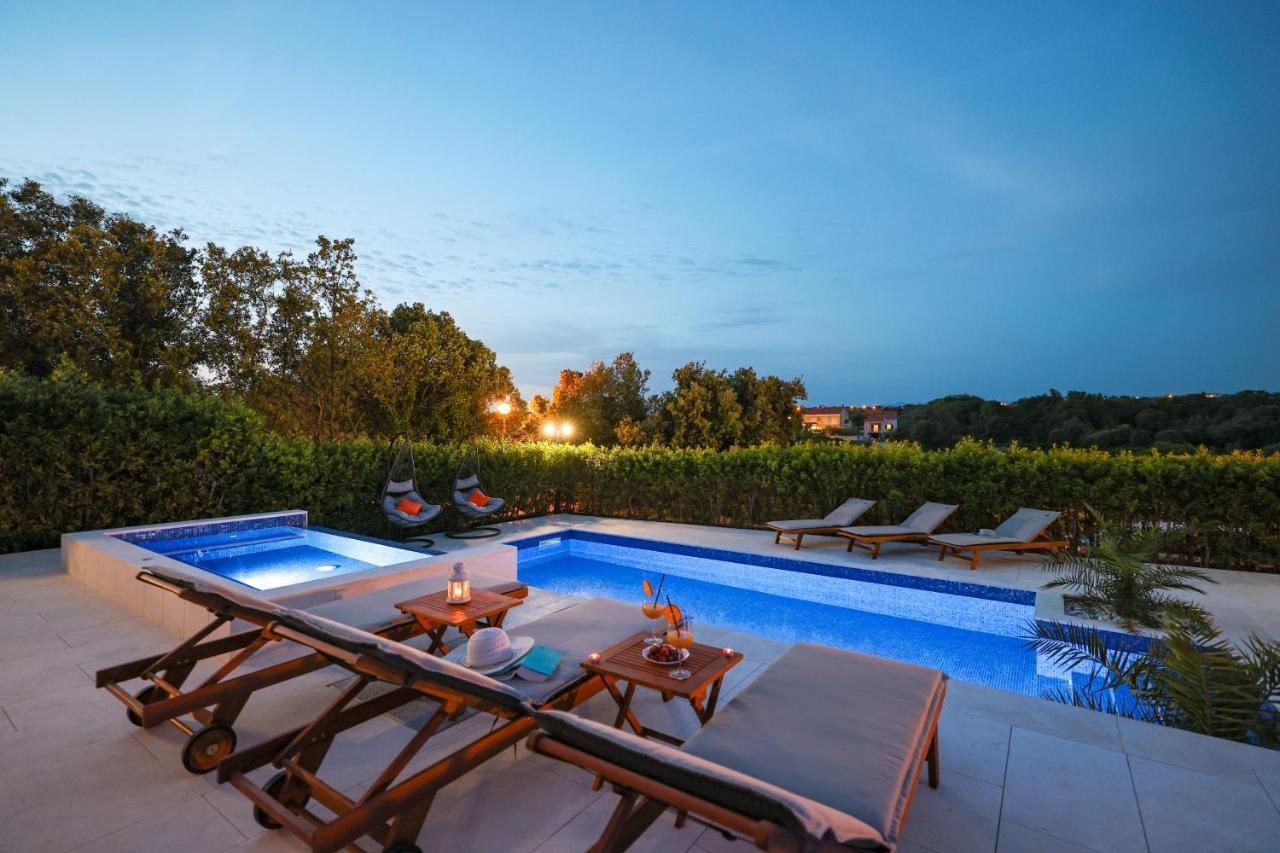 Villa Pino With Pool, Sauna & Jacuzzi Petrcane Eksteriør billede