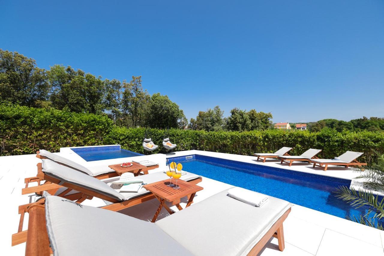 Villa Pino With Pool, Sauna & Jacuzzi Petrcane Eksteriør billede
