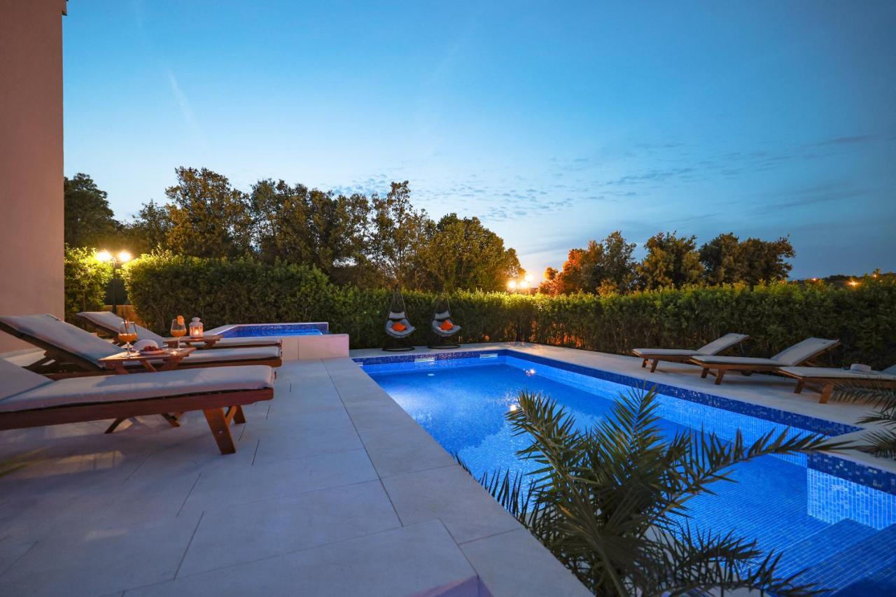 Villa Pino With Pool, Sauna & Jacuzzi Petrcane Eksteriør billede